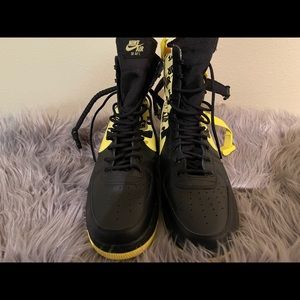 Nike SF AF1 Air Force 1 - Black and Dynamic Yellow